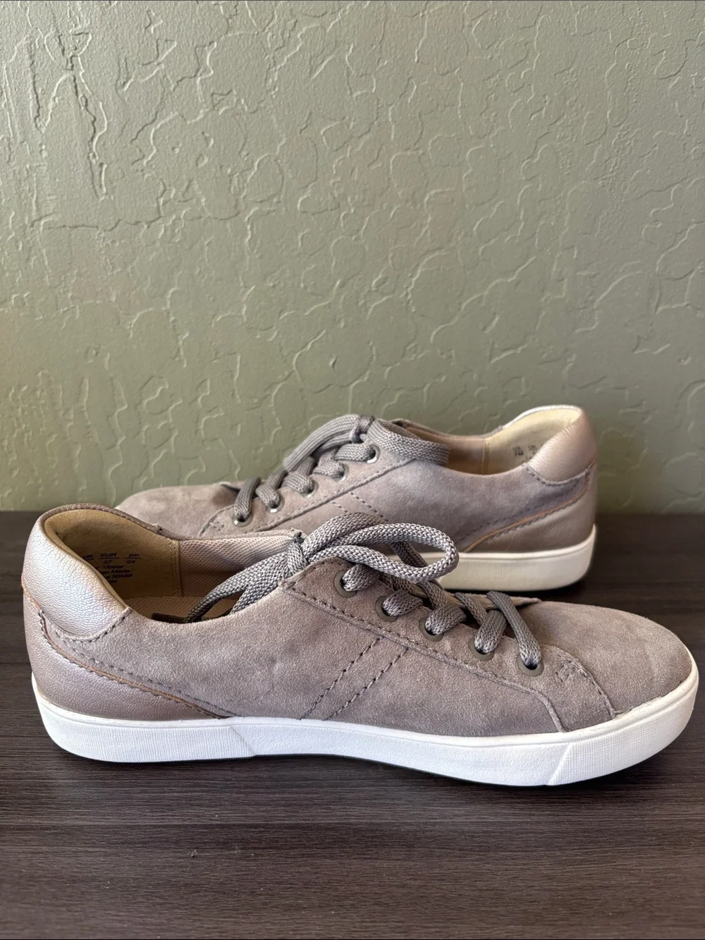 Naturalizer Morrison Gray Fog Suede Leather Lace Up Sneaker Size 7